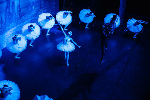 &Bcy;&acy;&lcy;&iecy;&tcy; &laquo;&Lcy;&iecy;&bcy;&iecy;&dcy;&icy;&ncy;&ocy;&iecy; &ocy;&zcy;&iecy;&rcy;&ocy;&raquo;