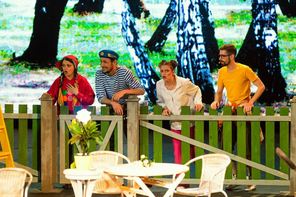 &laquo;&Dcy;&acy;&chcy;&ncy;&ycy;&jcy; &rcy;&ocy;&mcy;&acy;&ncy;&raquo;