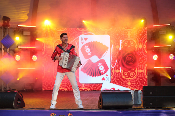 &Dcy;&mcy;&icy;&tcy;&rcy;&icy;&jcy; &Icy;&vcy;&acy;&shchcy;&iecy;&ncy;&kcy;&ocy;