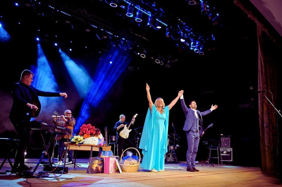 Антон и Виктория Макарские. Живой концерт