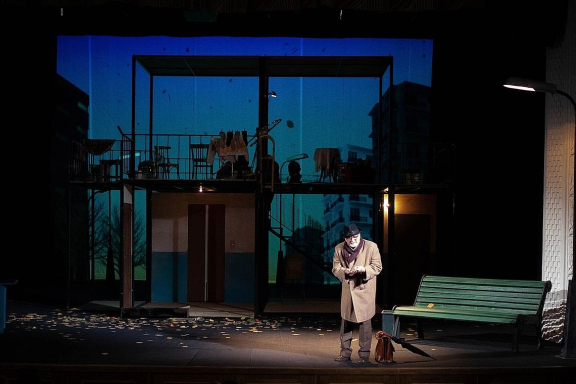 Бульвар надежд в осенних листьях