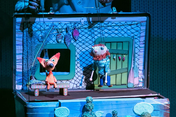 Лисичка с клубочком