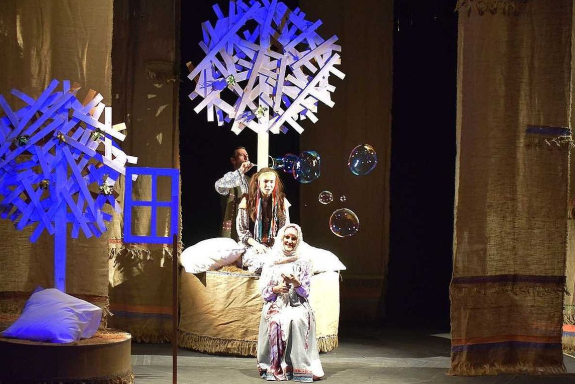 &Scy;&kcy;&acy;&zcy;&kcy;&acy; &ocy; &chcy;&iecy;&tcy;&ycy;&rcy;&iocy;&khcy; &bcy;&lcy;&icy;&zcy;&ncy;&iecy;&tscy;&acy;&khcy;