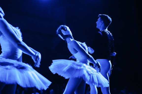 &Bcy;&acy;&lcy;&iecy;&tcy; &laquo;&Lcy;&iecy;&bcy;&iecy;&dcy;&icy;&ncy;&ocy;&iecy; &ocy;&zcy;&iecy;&rcy;&ocy;&raquo;