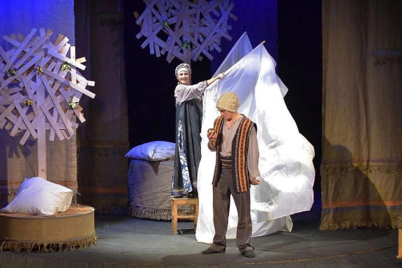 &Scy;&kcy;&acy;&zcy;&kcy;&acy; &ocy; &chcy;&iecy;&tcy;&ycy;&rcy;&iocy;&khcy; &bcy;&lcy;&icy;&zcy;&ncy;&iecy;&tscy;&acy;&khcy;