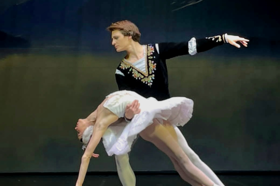 &Lcy;&IEcy;&Tcy;&Ocy; &Pcy;&Icy;&Rcy;&Ucy;&Ecy;&Tcy;&Acy;&period; &Lcy;&IEcy;&Bcy;&IEcy;&Dcy;&Icy;&Ncy;&Ocy;&IEcy; &Ocy;&Zcy;&IEcy;&Rcy;&Ocy;