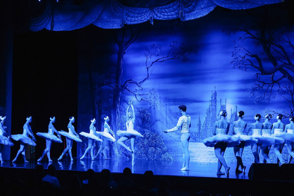 &Bcy;&acy;&lcy;&iecy;&tcy; &laquo;&Lcy;&iecy;&bcy;&iecy;&dcy;&icy;&ncy;&ocy;&iecy; &ocy;&zcy;&iecy;&rcy;&ocy;&raquo;