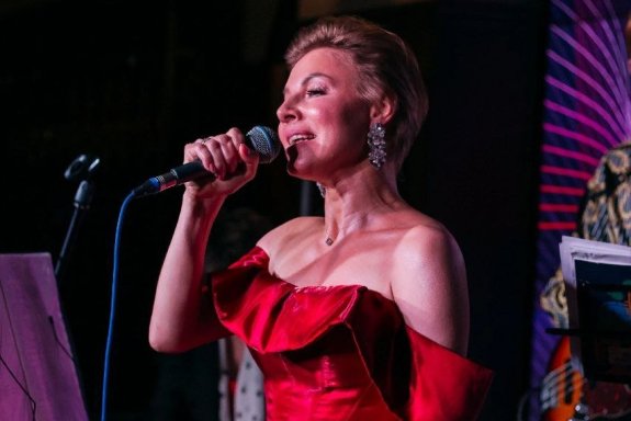 &Vcy;&iecy;&chcy;&iecy;&rcy; &dcy;&zhcy;&acy;&zcy;&acy; &scy; &Ocy;&lcy;&softcy;&gcy;&ocy;&jcy; &Lcy;&yucy;&scy;&tcy;&rcy;&icy;&tscy;&kcy;&ocy;&jcy;