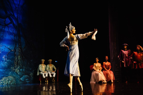 &Bcy;&acy;&lcy;&iecy;&tcy; &laquo;&Lcy;&iecy;&bcy;&iecy;&dcy;&icy;&ncy;&ocy;&iecy; &ocy;&zcy;&iecy;&rcy;&ocy;&raquo;