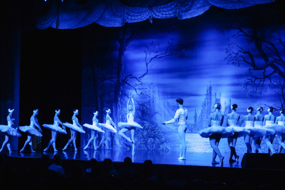 &Lcy;&IEcy;&Tcy;&Ocy; &Pcy;&Icy;&Rcy;&Ucy;&Ecy;&Tcy;&Acy;&period; &Lcy;&IEcy;&Bcy;&IEcy;&Dcy;&Icy;&Ncy;&Ocy;&IEcy; &Ocy;&Zcy;&IEcy;&Rcy;&Ocy;