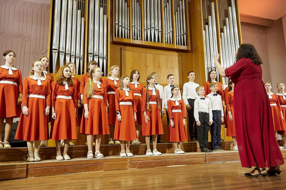 &laquo;&Dcy;&iecy;&tcy;&scy;&kcy;&ocy;&iecy; &khcy;&ocy;&rcy;&ocy;&vcy;&ocy;&iecy; &vcy;&iecy;&chcy;&iecy;&raquo; &Pcy;&ocy;&scy;&vcy;&yacy;&shchcy;&acy;&iecy;&tcy;&scy;&yacy; &tcy;&vcy;&ocy;&rcy;&chcy;&iecy;&scy;&tcy;&vcy;&ucy; &Vcy;&lcy;&acy;&dcy;&icy;&mcy;&icy;&rcy;&acy; &SHcy;&acy;&icy;&ncy;&scy;&kcy;&ocy;&gcy;&ocy;