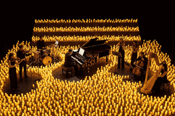 &Ocy;&rcy;&kcy;&iecy;&scy;&tcy;&rcy; &pcy;&rcy;&icy; &scy;&vcy;&iecy;&chcy;&acy;&khcy;&colon; &laquo;&Mcy;&ucy;&zcy;&ycy;&kcy;&acy; &lcy;&yucy;&bcy;&vcy;&icy;&raquo;&period; &Kcy;&iecy;&mcy;&iecy;&rcy;&ocy;&vcy;&ocy;