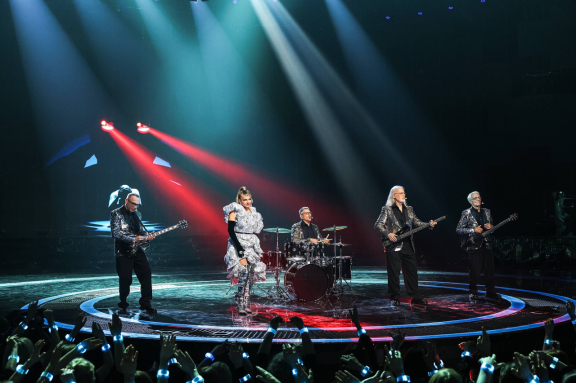 &Vcy;&Icy;&Acy; &OpenCurlyDoubleQuote;&Pcy;&ocy;&yucy;&shchcy;&icy;&iecy; &gcy;&icy;&tcy;&acy;&rcy;&ycy;&rdquo;&colon; &OpenCurlyDoubleQuote;&Lcy;&yucy;&dcy;&icy; &vcy;&scy;&tcy;&rcy;&iecy;&chcy;&acy;&yucy;&tcy;&scy;&yacy;&rdquo;